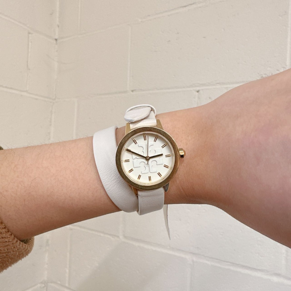 Tory Burch TBW2002 Women's Gigi Gold Stainless Leather Wrap Watch 28mm Tory Burch TBW2002 Women's Gigi Gold Stainless Leather Wrap Watch 28mm